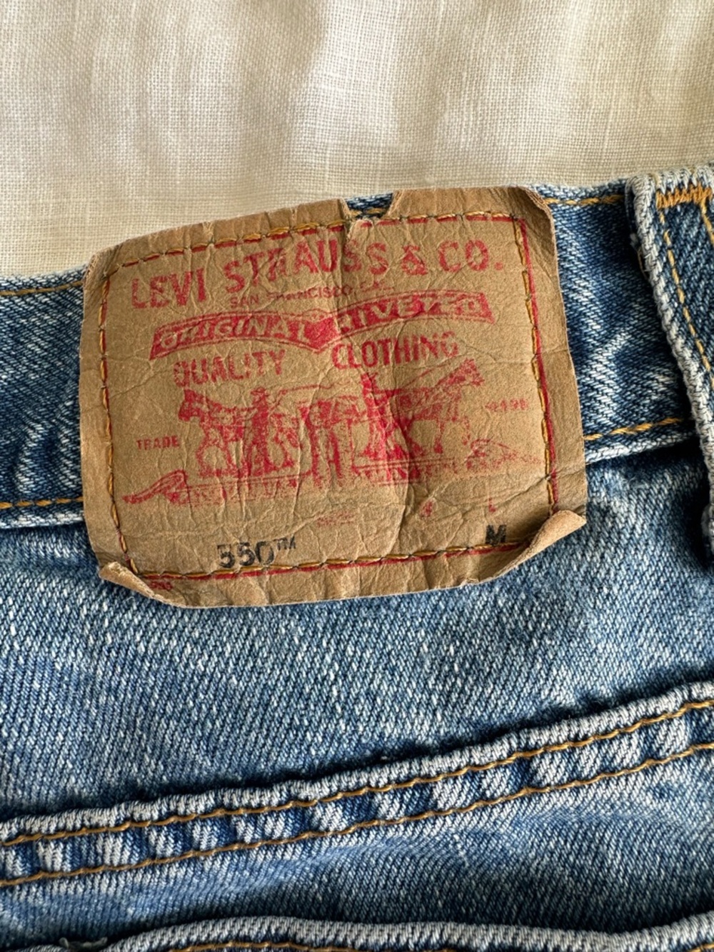 Levi’s 550 Relaxed Fit Tapered Leg Jeans Vintage Y2K Light Wash - Picture 5 of 12